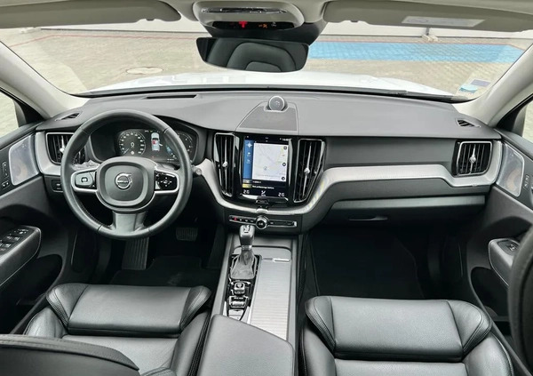 Volvo XC 60 cena 130900 przebieg: 119000, rok produkcji 2017 z Stęszew małe 631